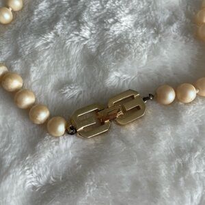 Elegant Cream Pearl Necklace